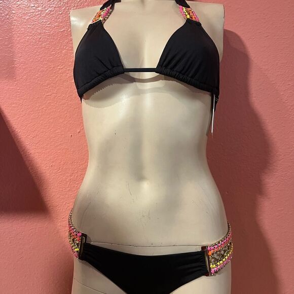 BEACH BUNNY BELIZE BEAUTY SWIMWEAR SET.. - Picture 12 of 12